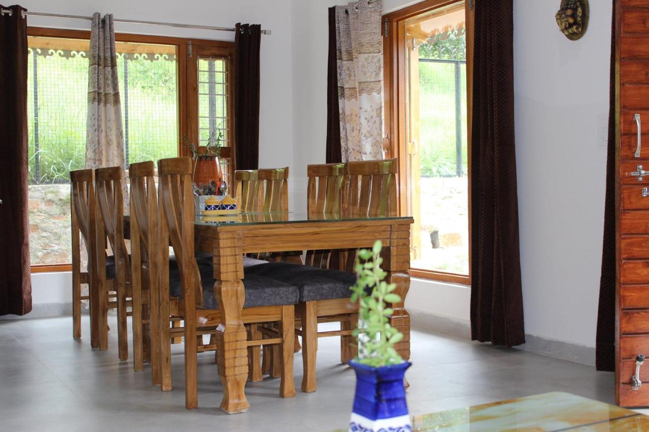 Winter Woods Cottages - 3-Bedroom Homestay Shitlakhet Eksteriør bilde